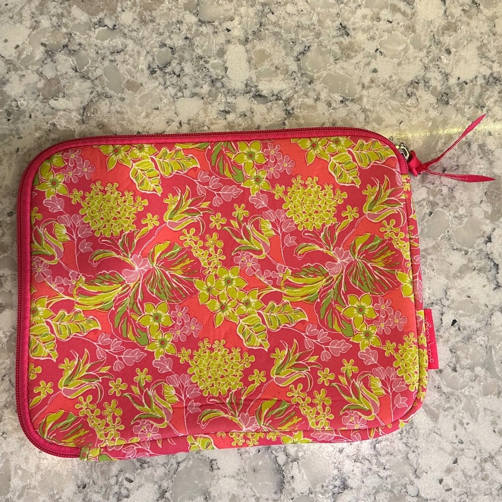 New without tags LILLY PULITZER pink print IPAD ZIP SLEEVE TABLET CASE